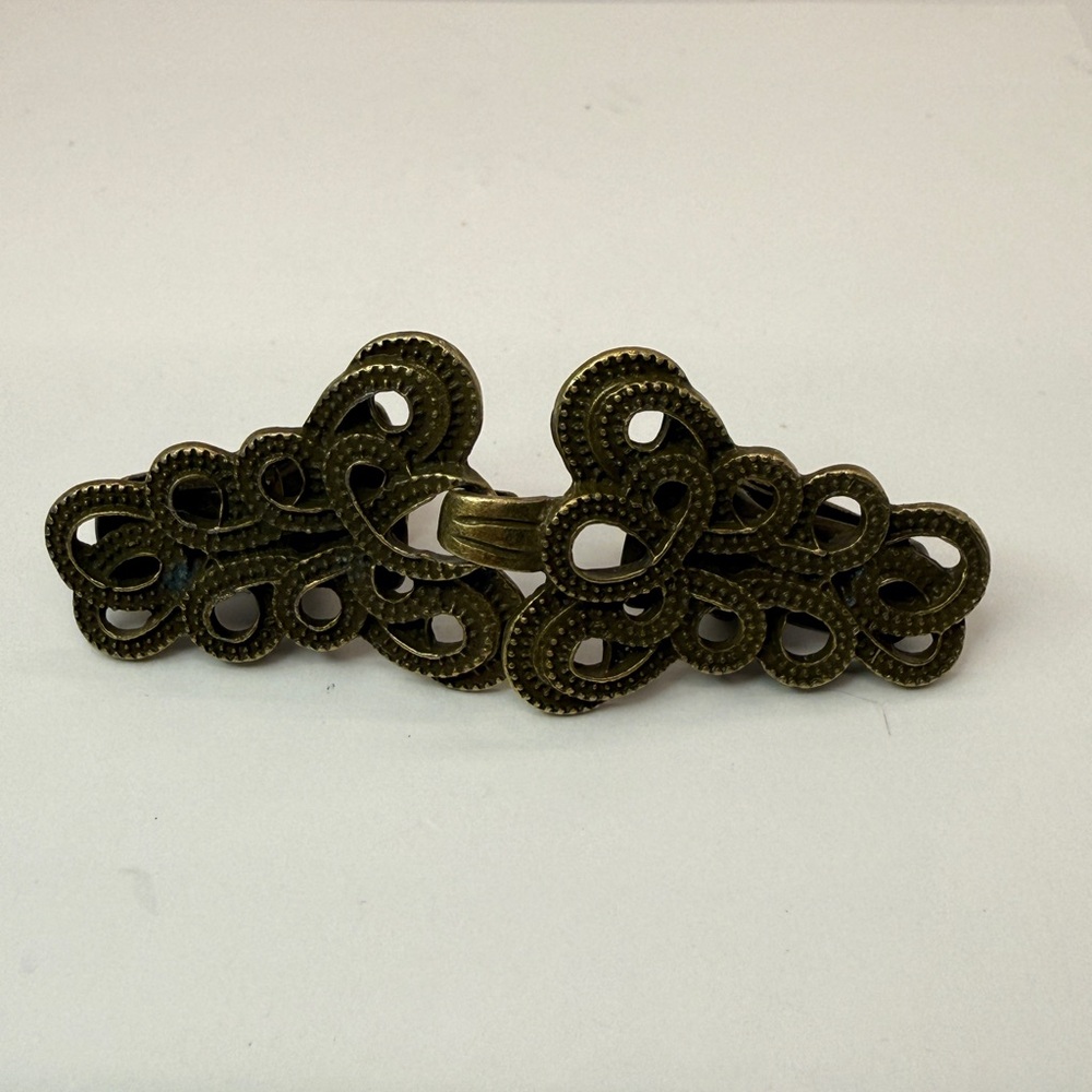 Antique Brass Filigree Sweater Clip Vintage Style Cardigan Clasp New